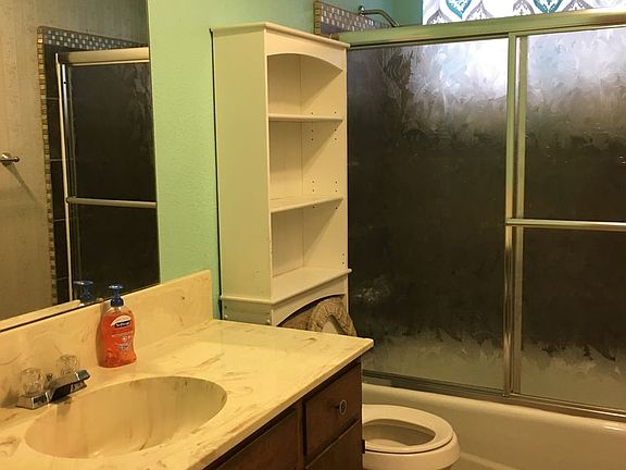 3rd image of 22590 Meadow Ln