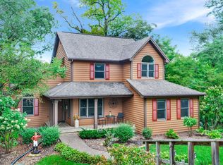 3 Colony Ct, Galena, IL 61036