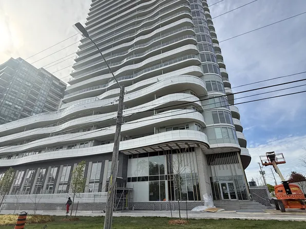 1010 Sandy Beach Rd, Pickering, ON