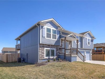 815 S Sunset Ln, Raymore, MO, 64083