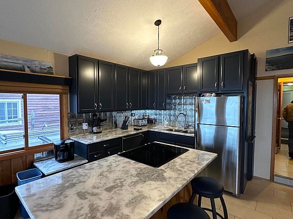 3rd image of 1714 N Shore Dr