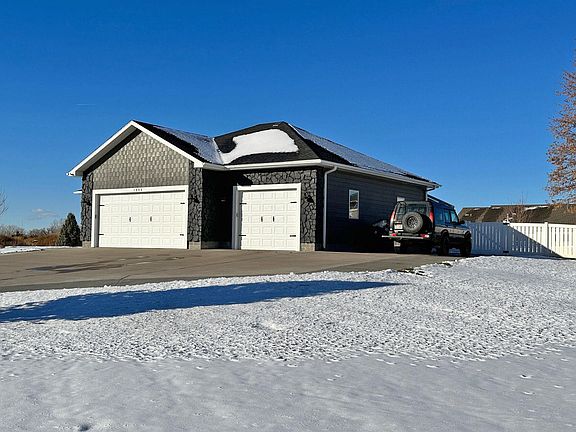 3rd image of 1093 W FAIRWAY DR