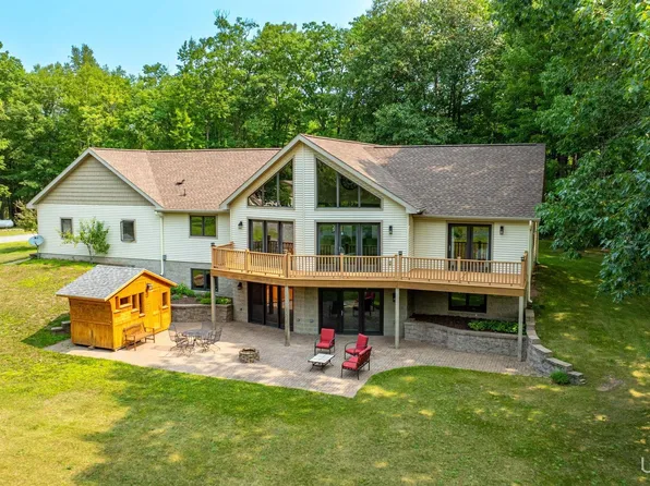 13293 Selkey Rd, Baraga, MI 49908
