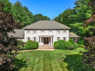 8 Sutton Pl, Weston, MA 02493
