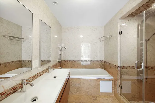 Sold by Chase Global Realty Corp | media 26