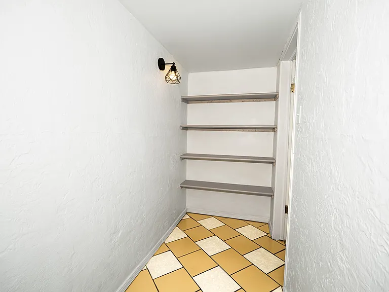 71 N Boone St #1 — Photo 23