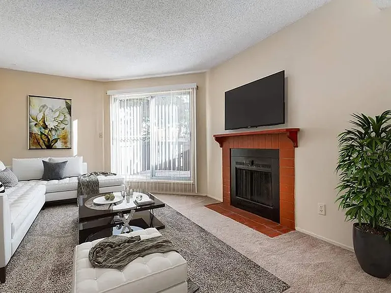 550 Rundlehorn Cir NE — Photo 69