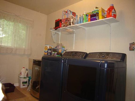 5th image of 505 E Cunningham Dr