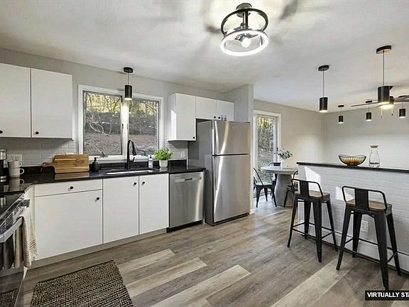 3rd image of 28 Long Hill Rd