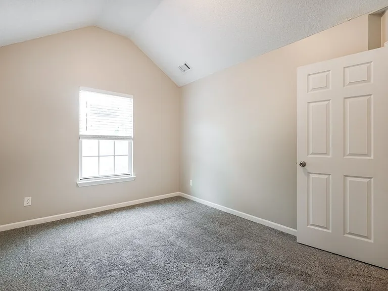 5577 Waverly Park — Photo 15