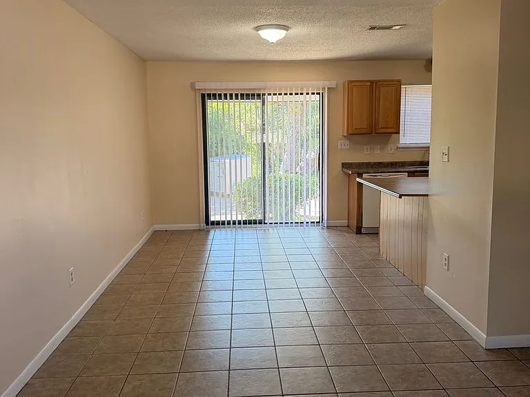 2750 W 12th St #1C — Photo 3