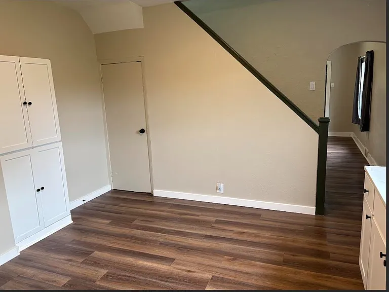 kitchen table area