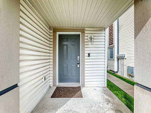 4th image of 17 E Copperfield Ct SE