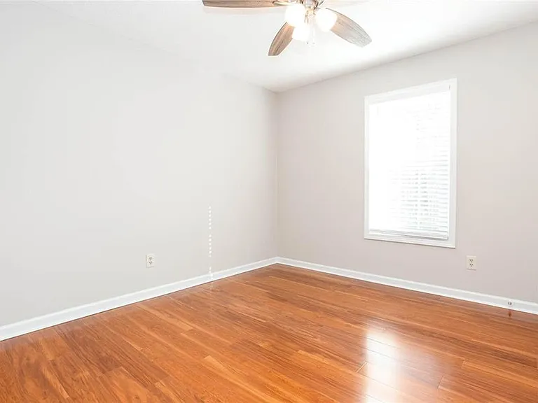 4049 Leicester Dr NE — Photo 13