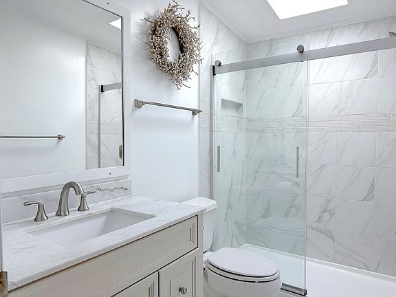 15th image of 5298 Derby Cir