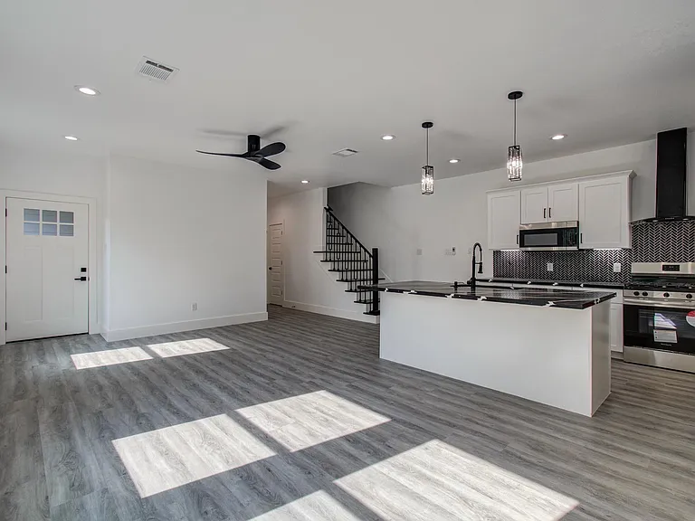 6531 Rosemary Ln #B — Photo 7
