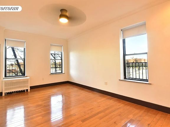 3rd image of 1543 W 1st St APT A8
