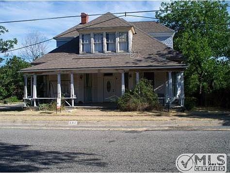 Great historic fixer-upper!