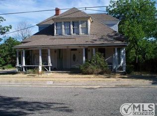 507 W 3rd St, Lampasas, TX 76550