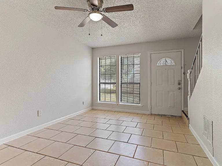 4935 Miller Ave — Photo 7