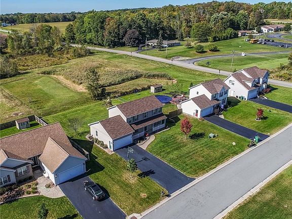 3rd image of 393 Everwild Ln