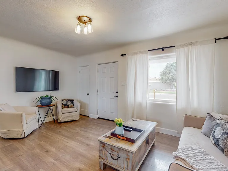 527 Gene Ave NW — Photo 11