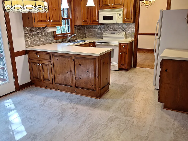 Breakfast area in kitchen