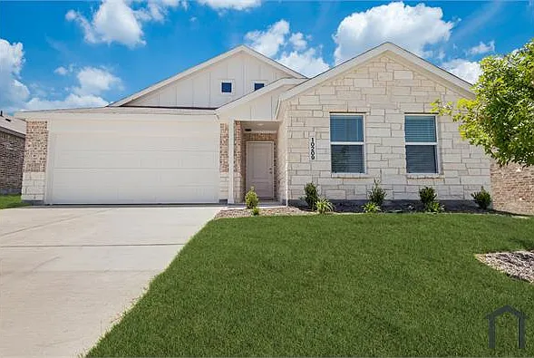 4 bed, 1867 sqft, $3,321 — Photo 1