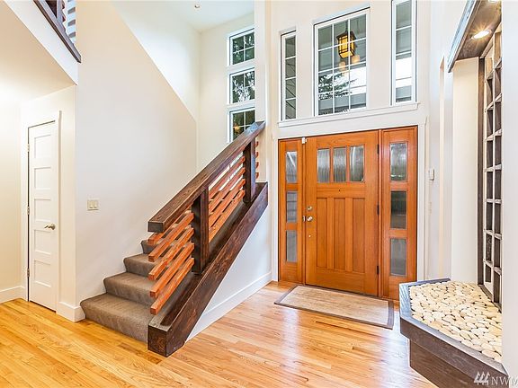 4th image of 8046 SE 72nd St