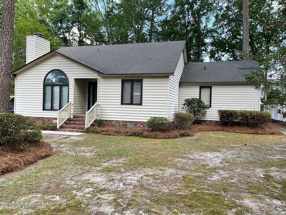 1st image of 207 Baytree Drive