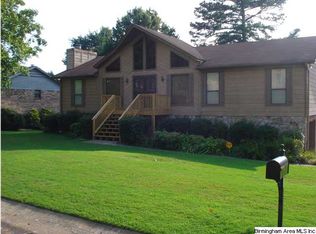 916 4th Ct, Pleasant Grove, AL 35127