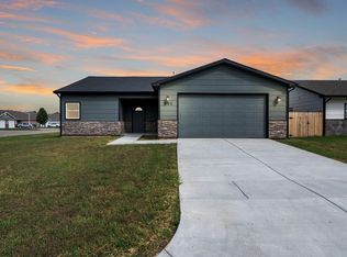 852 N Redbud Ct, Valley Center, KS 67147