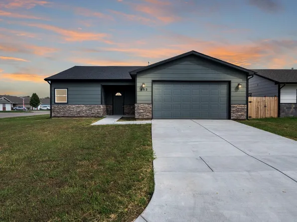 852 N Redbud Ct, Valley Center, KS 67147