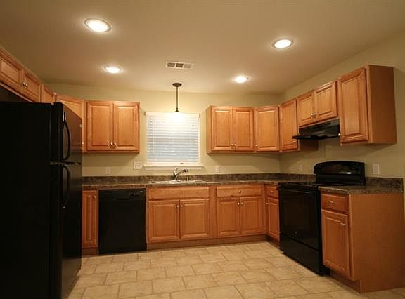 5th image of 1403 SE 19th St