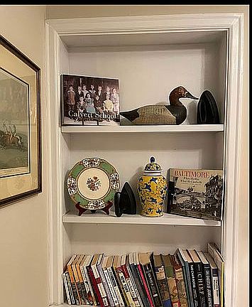 Foyer Built-in shelves&desk 