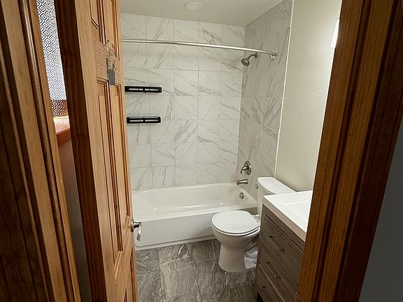 4th image of 504 Sundial Dr #B