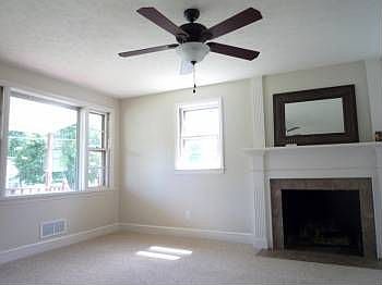 3rd image of 805 College St