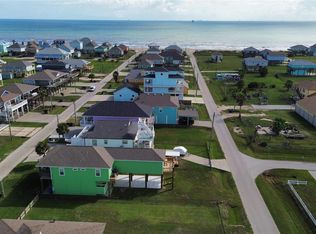 873 Townsend Dr, Crystal Beach, TX 77650