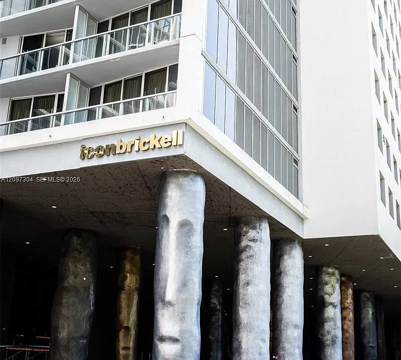 495 Brickell Ave #4609
