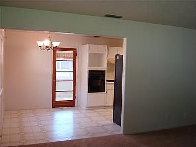 3rd image of 5616 Walnut Ave