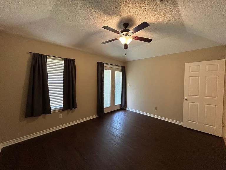 1642 W County Line Rd — Photo 18