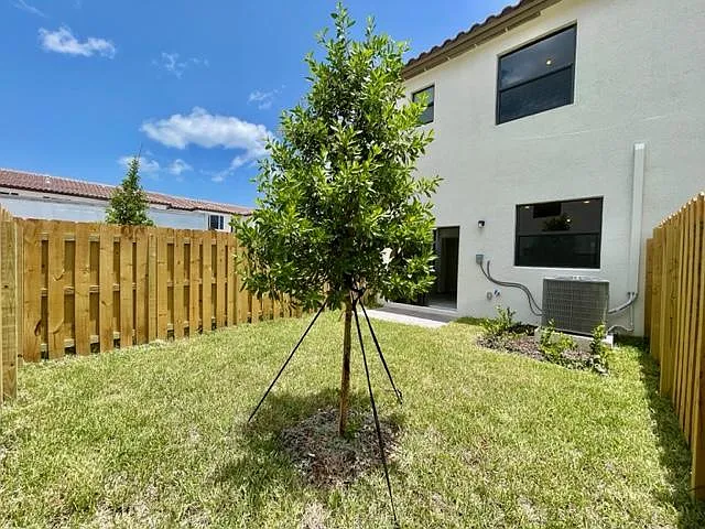 11719 SW 246th Ter — Photo 32