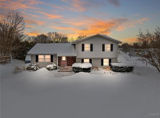 4250 Forestbrook Dr, Liverpool, NY 13090