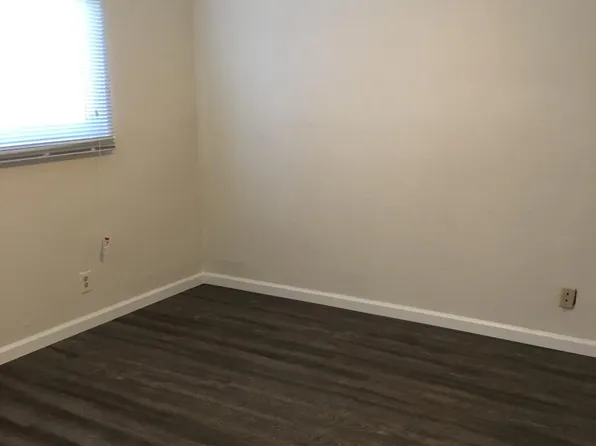 1321 Minnewawa Ave, Clovis, CA 93612