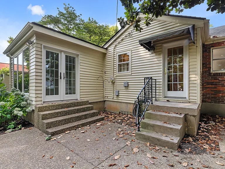 404 Lotis Way — Photo 37