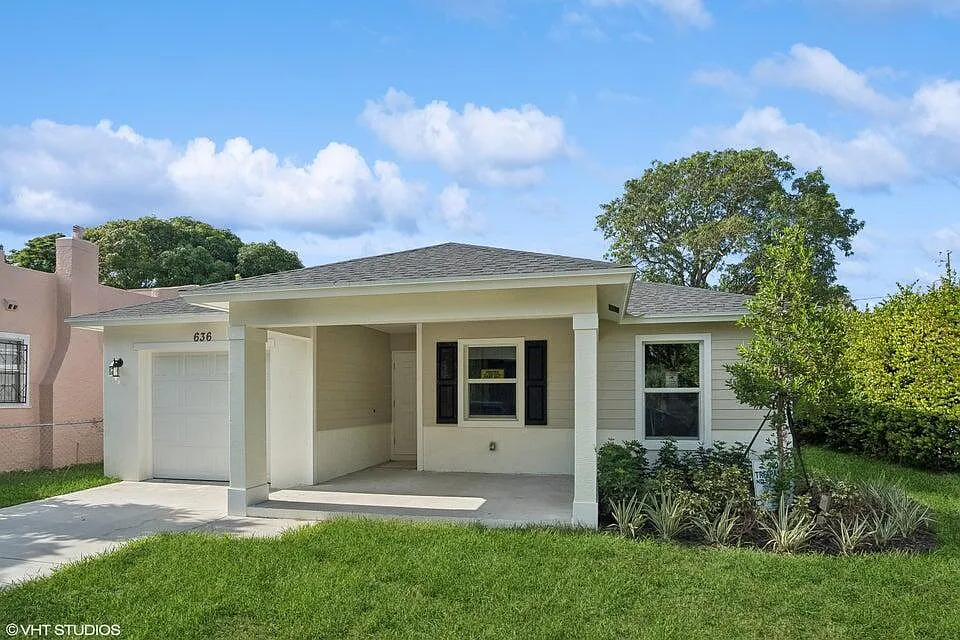 3 bed, 2.0 bath, 1041 sqft, $3,300 — Photo 3