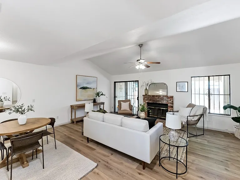 1592 Tollhouse Ln — Photo 3