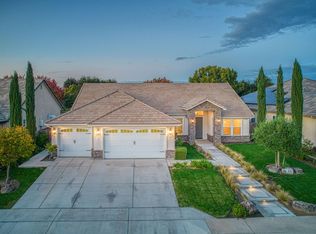 2115 Sophia Ln, Kingsburg, CA 93631