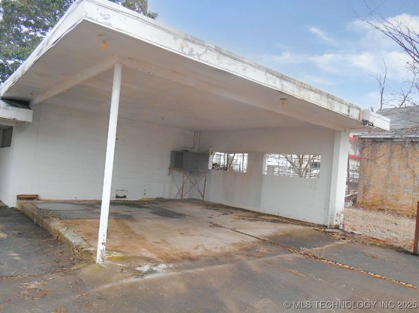 215 E 11th St, Pawhuska, OK 74056