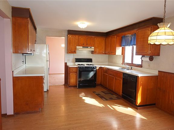 5th image of 100 Rusty Ln